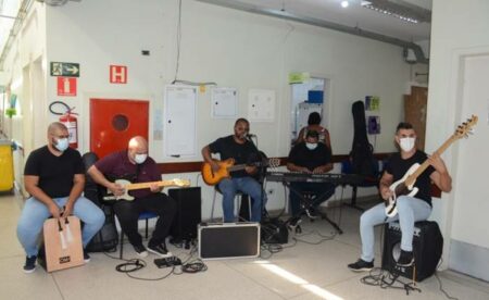 Música ao vivo no Hospital Municipal de Hortolândia