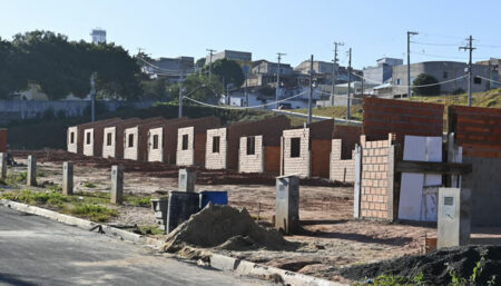 Rafa pede a Tarcísio que amplie casas populares de 15 m² que serão entregues em Campinas 