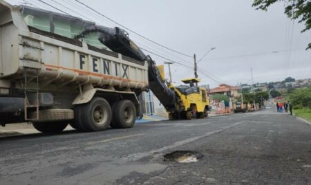 Recapeamento em rua do Jardim Carmem Cristina em Hortolândia, favorece a região