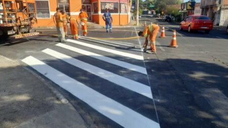 Jd. São Sebastião e Jd. Terras de Santo Antônio ganham reforço na sinalização e aumentam a segurança para os moradores e motoristas 