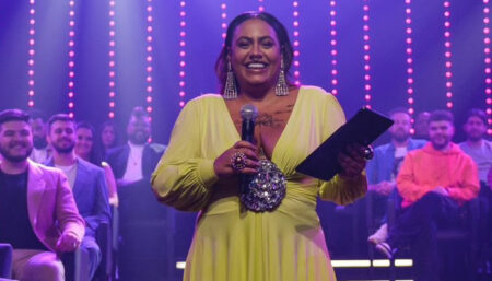 Amanda Souza estreia como co-host em apresentação especial ao vivo no reencontro do ‘Casamento às Cegas 3’ na Netflix