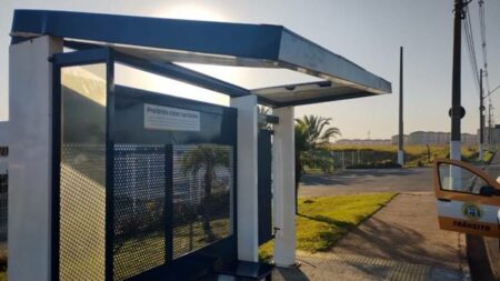 Vandalismo em Hortolândia: dois abrigos de ônibus são danificados em menos de uma semana na cidade