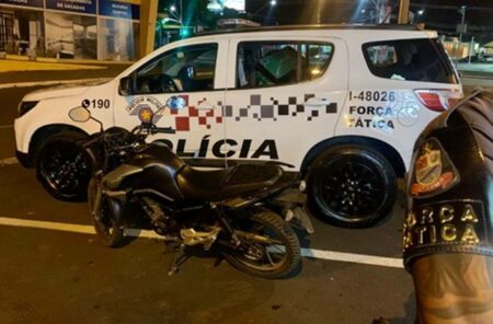 Homens tentam fazer assaltos próximos ao Shopping de Sumaré com imitação de arma de fogo, mas são detidos