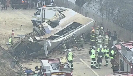 Acidente de ônibus com torcedores do Corinthians deixa sete vítimas fatais na Grande BH