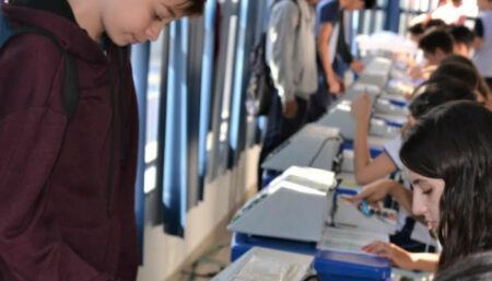 19 adolescentes são eleitos para Parlamento Jovem 2023