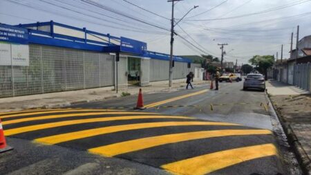 Instalação de lombada próximo a Unidade Básica de Saúde do Jd. Amanda gera mais segurança na população