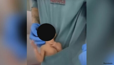 Fisioterapeuta dança com bebê prematuro e causa polêmica online