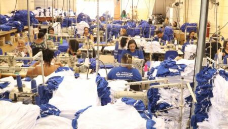 Confecção de 130 mil peças de uniformes escolares para 2024 já começou em Hortolândia