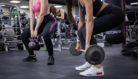 Exercícios para posterior de coxa beneficiam todo o corpo, ajudam no equilíbrio e previnem dores lombares