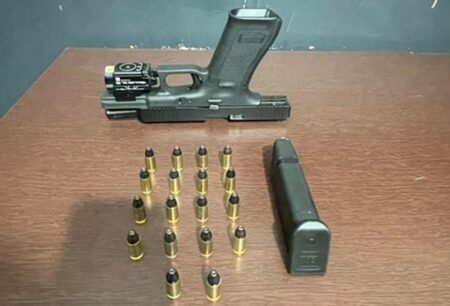 Indivíduo é preso por porte ilegal de arma, após abordagem policial, na Av. 7 de Setembro, em Hortolândia
