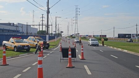 Operação Cavalo de Aço orientou e distribuiu antenas para mais de 100 motociclistas em Hortolândia
