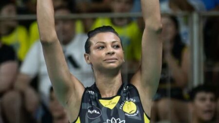 Ex-jogadora de vôlei Walewska morre aos 43 anos
