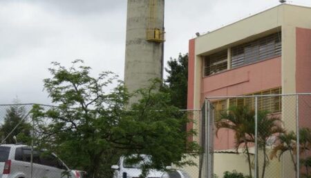 Jovem armado invade Escola Estadual Sapopemba, dispara contra alunos e deixa uma estudante morta