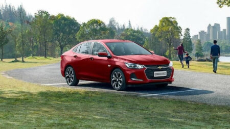 Chevrolet Onix Plus 2024: um campeão de vendas com tecnologia e estilo