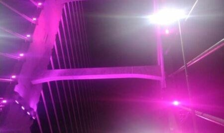 Ponte Estaiada terá iluminação especial para o Outubro Rosa