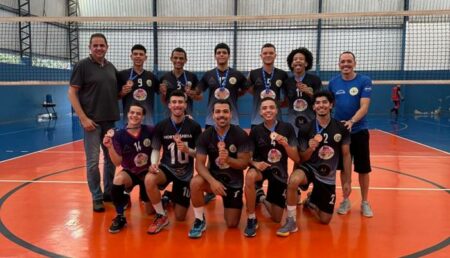 Vôlei masculino de Hortolândia ganha o bronze na Liga Regional