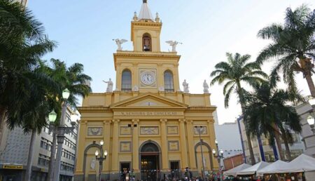 Visitação gratuita à torre do relógio na Catedral de Campinas acontece neste fim de semana