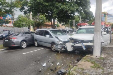 Acidente envolvendo 4 carros deixa pessoas feridas em Campinas