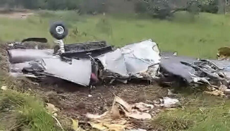 Avião que saiu de Campinas cai em Minas Gerais e deixa sete mortos