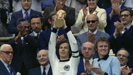 Franz Beckenbauer, campeão do mundo com a Alemanha, morre aos 78 anos