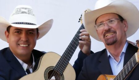 Dupla sertaneja Goiano & Paranaense faz show gratuito em Hortolândia