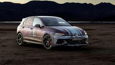 Volkswagen anuncia Golf GTI 2025: modelo retorna ao Brasil