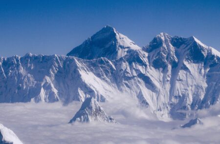Menina de 4 anos no Monte Everest, a mais de 5.300 metros? Entenda essa história inusitada