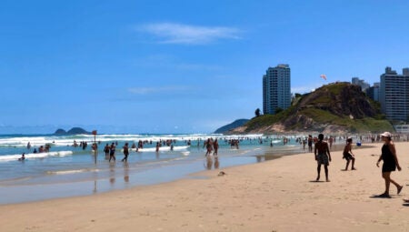 No carnaval mergulhe apenas das praias próprias para banho