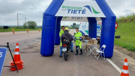 Rodovias do Tietê realiza ação de segurança para motociclistas na SP-101