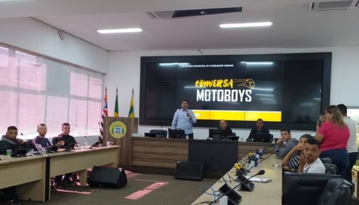 Educação de trânsito com motoboys em Hortolândia