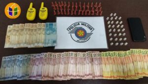 Motorista de aplicativo leva traficante para ponto de drogas e ambos são abordados pela polícia de Sumaré
