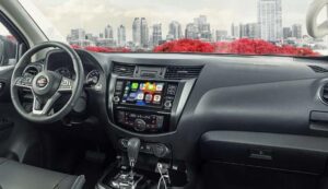 Nissan Frontier S tenta sair na frente das concorrentes com combinação de potência e eficiência
