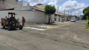 Troca de placas segue em importante bairro de Hortolândia