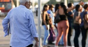 Antecipação do décimo terceiro pelo Governo: entenda quem são os beneficiados