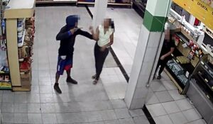 Dupla de criminosos rouba funcionária de mercado em plena luz do dia, em Campinas