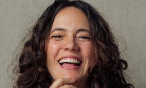 Show gratuito da cantora Tiê em Hortolândia: iniciativa faz parte da campanha “Março Delas”