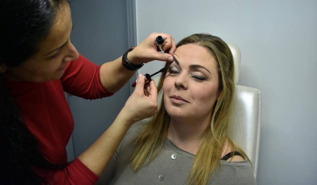 curso gratuito de Design de Sobrancelhas