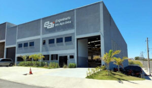 Especializada em inox contrata  Auxiliar de Fabricação Mecânica em Hortolândia