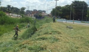 Parques socioambientais de Hortolândia recebem limpeza e poda de mato