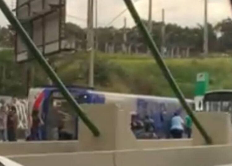 Acidente com ônibus escolar