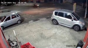 Motociclista é atingido por viatura da PM em alta velocidade no Pq. Orestes Ôngaro, em Hortolândia