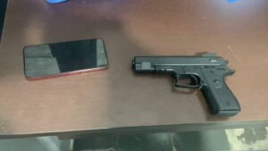 Dupla rouba celular na Avenida da Emancipação, antes de ser detida pela polícia