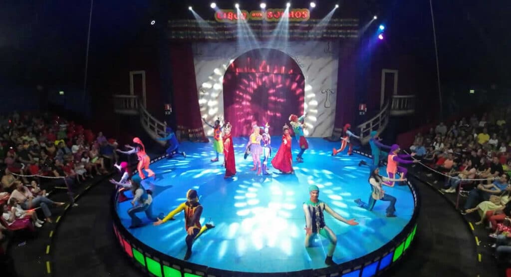 Circo dos Sonhos no Mundo da Fantasia
