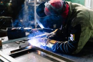 Inscrições gratuitas para curso profissionalizante de Soldador em Hortolândia
