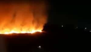 Incêndio de grandes proporções assusta moradores do Novo Ângulo, em Hortolândia