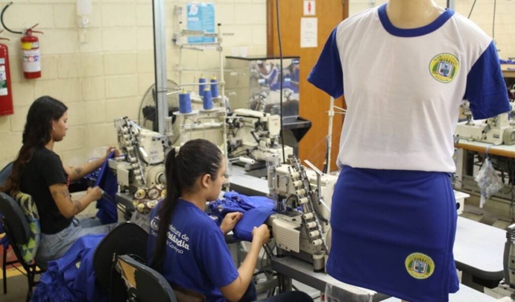 kit de uniforme escolar para 2025