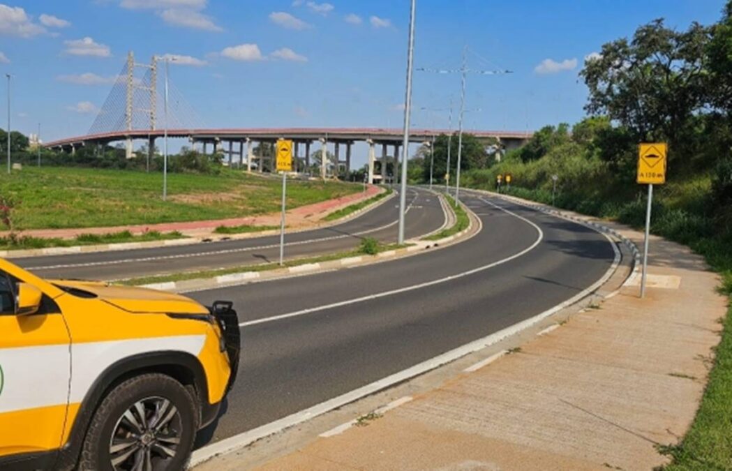 Motoristas devem ficar atentos para pontos de bloqueio no Superviário, neste domingo (07/04)