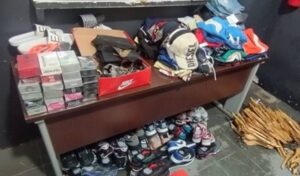 Trio rouba cerca de R$ 29 mil em produtos de uma loja, mas polícia os detém após perseguição na SP-101