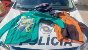 Mulher furta mais de R$ 360 em roupas de loja no Centro de Sumaré, mas é detida pela polícia