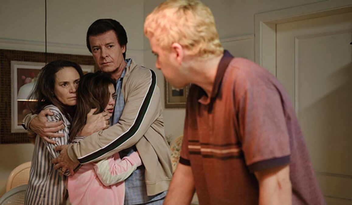 Rodrigo Faro interpreta Sílvio Santos